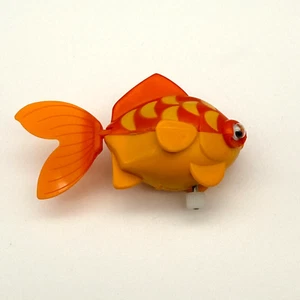 Juguete vintage Tomy Wind Up Pets Gold Fish Chanclas 1977 | PROBADO FUNCIONANDO - Imagen 1 de 6