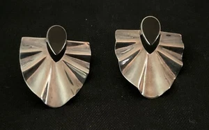 Vintage Sterling Silver Onyx Fan Ruffle Earrings Signed NF 925 - Picture 1 of 14