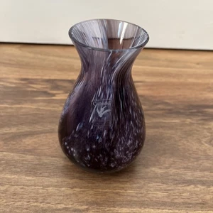 Caithness schwerer Boden lila weiß gesprenkeltes Glas Knospenvase 4,75 Zoll  - Bild 1 von 7