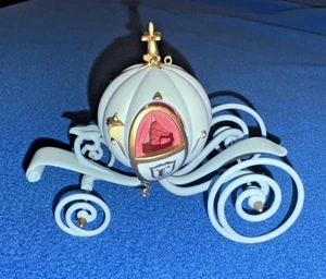 Hallmark Andenken Ornament Disney Cinderella's Coach 1998 Retired - Bild 1 von 13