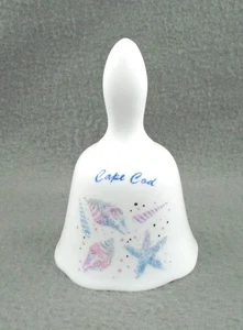 Cape Cod Souvenir MUSCHEL SEESTERN SAMMLERGLOCKE Porzellan 4,25" - Bild 1 von 6