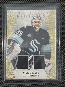 Niklas Kokko - 2025-26 Artifacts Rookies Gold Material Jersey SP /499 - Kraken - Picture 1 of 2