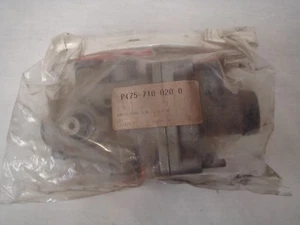 WABCO Load Sensing Valve - P475-710-020-0 - Picture 1 of 3