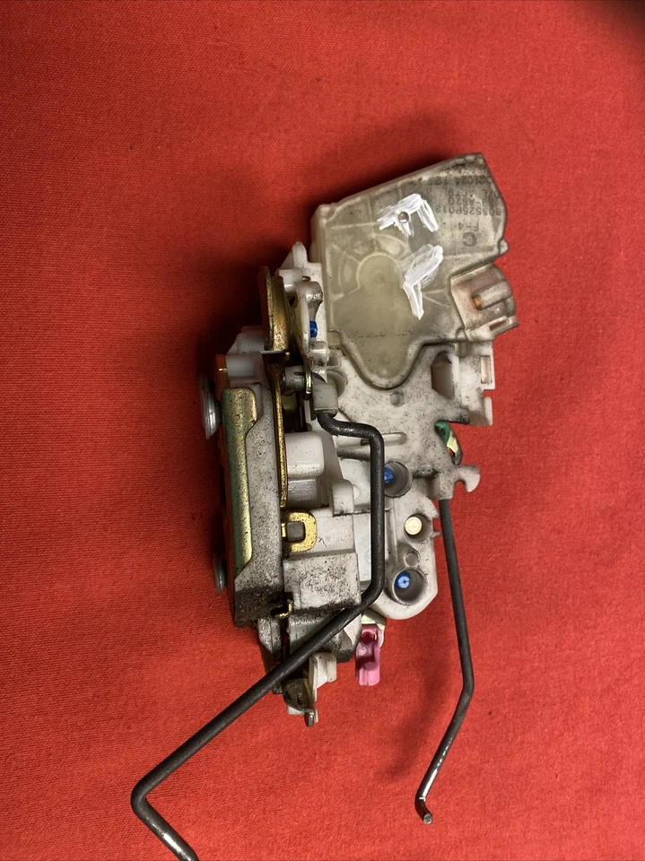 2003 英菲尼迪 QX4 门锁闩锁致动器左前驱动器侧原始设备制造商 FLH — 第 1/4 张图片