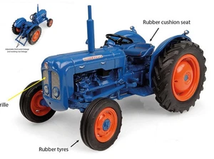 Model tractor Universal Hobbies Fordson Dexta 1960 1:3 2 diecast vehicles - Picture 1 of 1