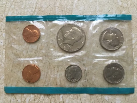 1972 U.S. Mint Set P & S mints Cover