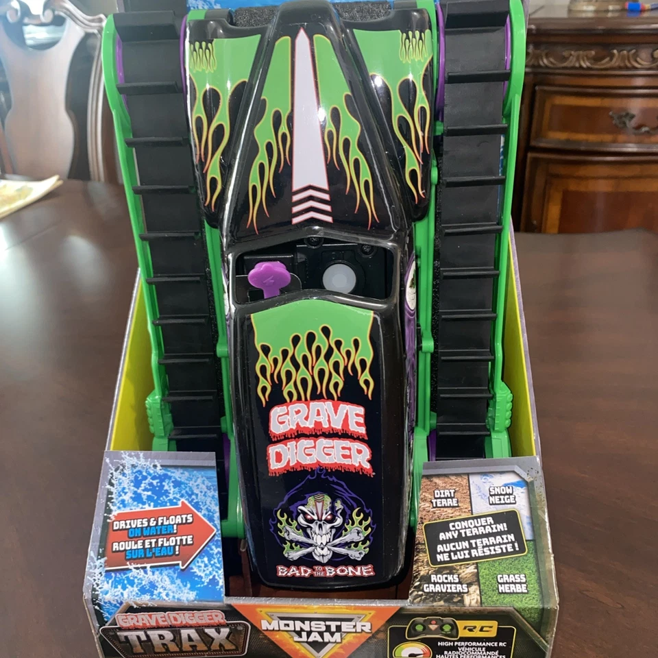 Monster Jam, 1:15 Scale Official Grave Digger Trax All-Terrain Remote Control - Image 1 of 4