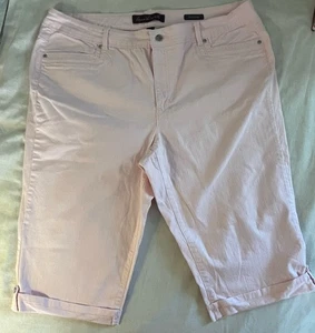 Gloria Vanderbilt Lt. Pink Skimmers Capris, Sz. 18 W, Very Good Condition! - Picture 1 of 9
