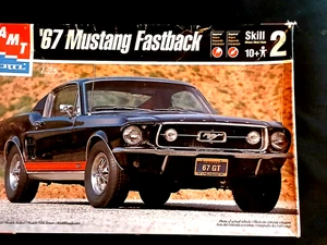 Model Kit 1967 Ford Mustang 2+2 Fastback AMT 1:25 - Picture 1 of 4