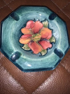 Beautiful Vtg Moorcroft Pottery Red Yellow Orange Hibiscus Ashtray 4.5" octagon - Picture 1 of 2