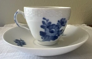 ROYAL COPENHAGEN DENMARK No. 69 & 70 Round Braided Tea Cup Blue Flowers Plate - Picture 1 of 11