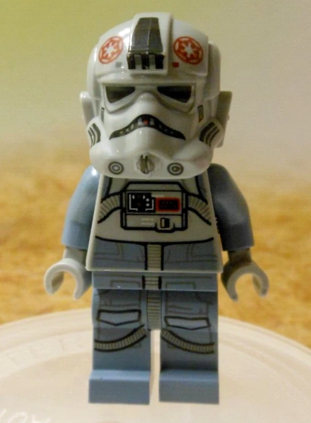 LEGO 75054 75075 MINI FIGURA AT-AT Driver Pilot Flesh Head Star Wars SUELTA 2014 Foto 1 de 1