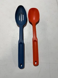 PAMPERED CHEF BLUE ORANGE NYLON SOLID SERVING SPOON HEAT RESISTANT SLOTTED - Picture 1 of 5