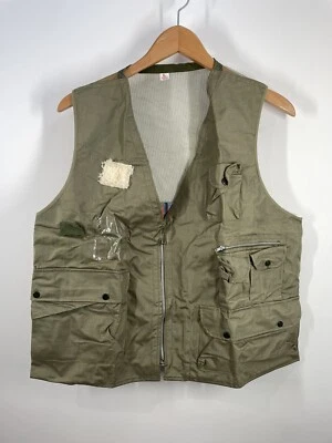 Vintage Fishing Vest  Made In Japan YKK Metal Zip SZ L Looks New - Image 1 of 4