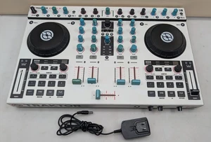 Native Instruments Traktor Kontrol S4 MK1 DJ Controller Midi Turntable - Picture 1 of 14