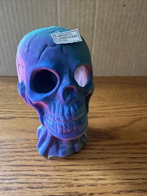Винтажное аквариумное украшение флуоресцентный череп - Изображение 1 из 4