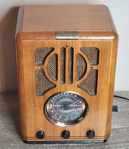 Thomas Collectors Edition Vintage Radio America Series Model 711 AM/FM/AFC, Tape - Picture 1 of 8