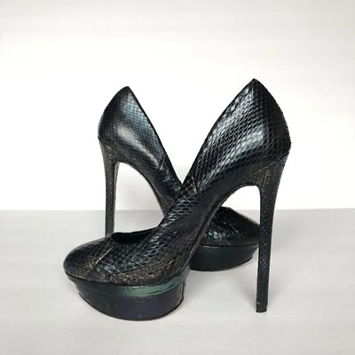 Bomba Brian Atwood Negra Multi Ferguson Piel de Serpiente Genuina Doble Plataforma Talla 6 Foto 1 de 4