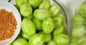 10Lbs Fresh Organic Thai JUNE PLUM/ AMBARELLA. Actual Fruits - Picture 1 of 5
