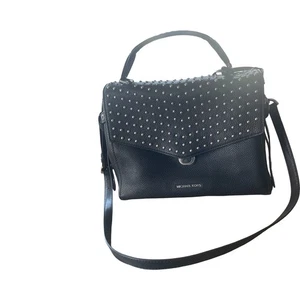 Sacoche/sac bandoulière Michael Kors noir à rivets - Photo 1/8