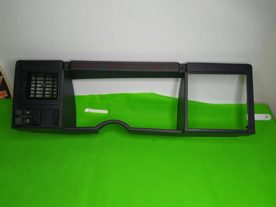 1990 GMC C6500 C7500 Topkick Instrument Panel Gauge Cluster Trim Bezel 15550549 - Image 1 of 4