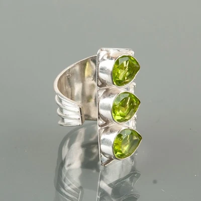 Peridot Gemstone 925 Sterling Silver Ring Handmade Jewelry Ring Gift For Love - Image 1 of 3