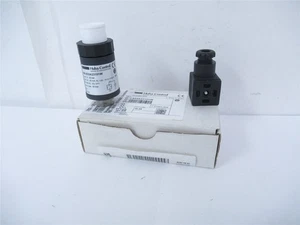 247654 New In Box; Huba Control 506.933A23101W Pressure Transmitter - Picture 1 of 5