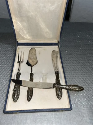 SOLINGEN -SET DI 4 POSATE D’ARGENTO 800 CON CUSTODIA - Immagine 1 di 4