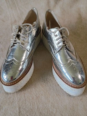 ДИСКОТЕКА! Shellys London Emma блестящая серебристая кожаная платформа Oxford Wingtip W размер 7,5 - Изображение 1 из 4