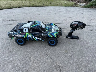 Traxxas slash 4x4 Brushless Custom Build! - Image 1 of 4
