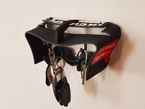 Portachiavi Ferrari / RedBull / Mercedes F1 DRS funzionante - Foto 1 di 10