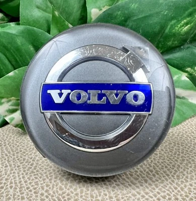 OEM Volvo C30 C70 S40 S60 S80 V40 V50 V60 V70  XC70 XC90 2003-2017 CENTER CAP - Image 1 of 4