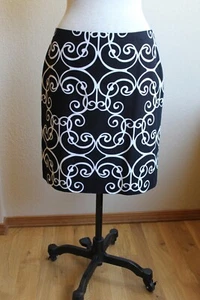 New ANN TAYLOR Black White geometric Straight Sexy  Career  Skirt Size 6P $88 - Picture 1 of 2