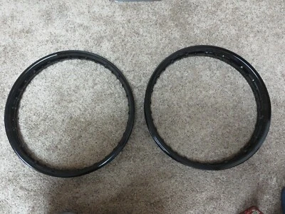 Yamaha YR1 YR2 YR3 350 ruedas delanteras traseras OEM 1967 1968 1969 350cc YR 1 2 3 Foto 1 de 4