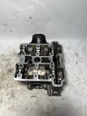 Suzuki SV650 2009 OEM culata trasera ¡buen estado!! Foto 1 de 4