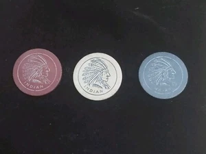 3 VINTAGE CLAY POKER CHIPS WITH AN INDIAN CHIEF - Picture 1 of 2