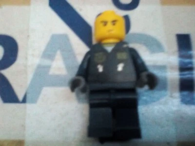 Mini figura de Lego Black Mountain Hiker Foto 1 de 3