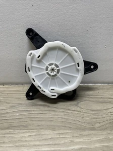 AIR HEATER FLAP ACTUATOR MOTOR Hyundai Santa Fe 2014 2015 OEM D266NE9AA02 - Picture 1 of 7
