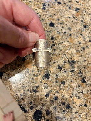 Anillo cruzado con cuchara Foto 1 de 2