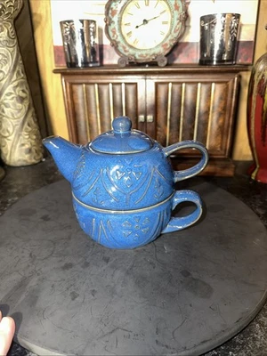 Pier 1 Imports Juego de tetera de gres apilable azul Foto 1 de 4