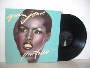 GRACE JONES Portfolio Original VINYL LP from 1977 (ISLAND ILPS 9470) - Picture 1 of 3