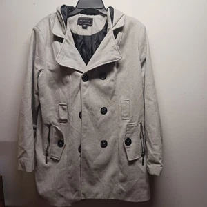 Manteau hiver à capuche détachable métaphore taille grand bouton devant, poches couleur gris  - Photo 1/5