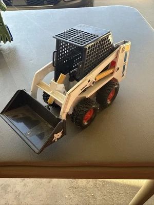 Bobcat 743B Skid-Steer Loader - Clover 1:19 Scale Diecast Model #4431 - Image 1 of 4