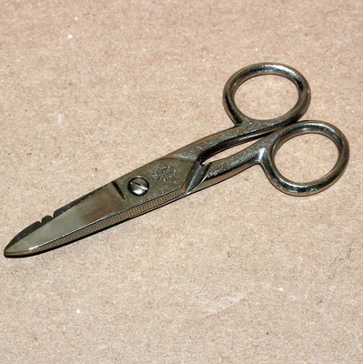 Klein Tools 2100-7 Electrician's Scissors With Stripping Notches USA Made - Image 1 of 3