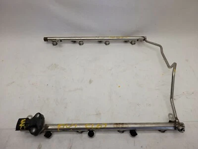07-12 Mercedes W211 E63 SL63 CLS63 AMG Engine Fuel Injector Rail 1560701895 Foto 1 de 4