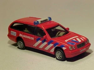 3 pollici Mercedes 300T Vigili del Fuoco 2003 Hongwell 1/72 pressofuso come nuovo sfuso - Foto 1 di 5