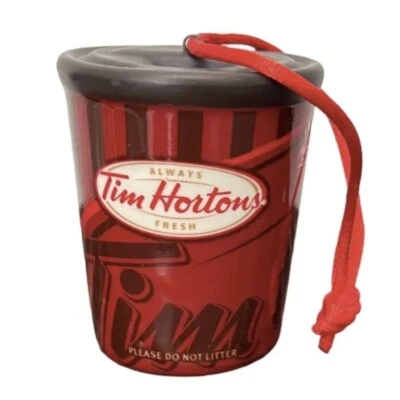 Taza coleccionable adorno de Navidad Tim Hortons Foto 1 de 4