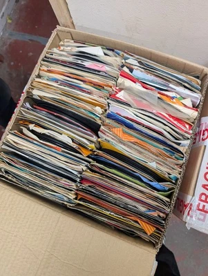 JOB LOT  25kg in WEIGHT - 7" Singles Vinyl Records All Genres - Image 1 of 3