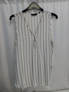 🙈 New Look White Black Sleeveless Top With half Zip Detail Size 12 Vgc - Picture 1 of 4
