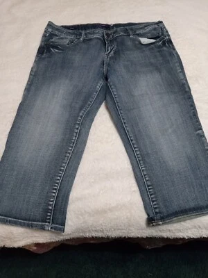 Women’s Vigoss capris size 13 - Image 1 of 4